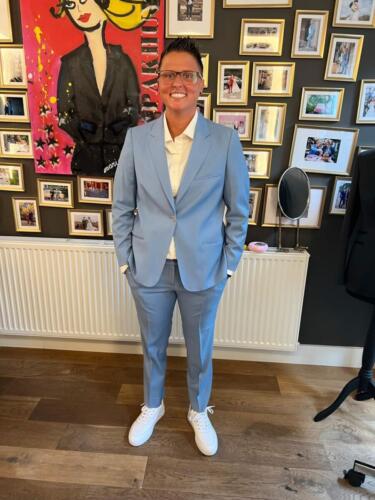 Stoer-dames-trouwkostuum