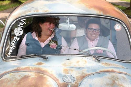 Stoere dames maatkostuums met gilet en maatblouese gemaakt voor Marieke en Mawiesja (1)