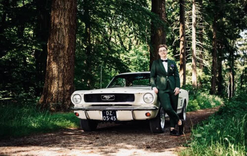 Trouwkostuum-vrouw-groen-met-strik