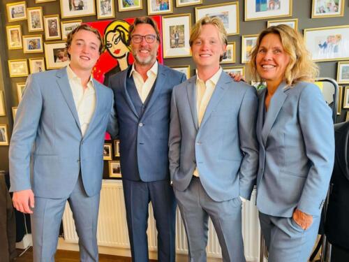 Trouwpak-en-pakken-getuigen-op-maat-gemaakt