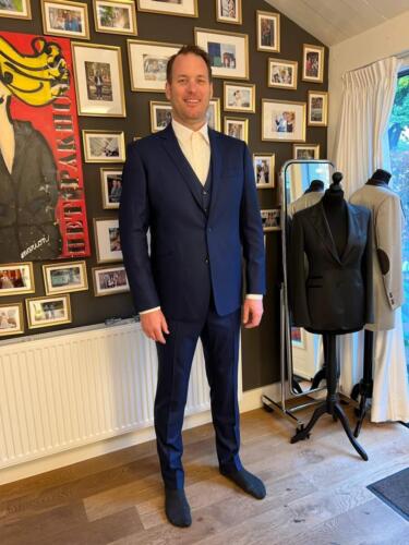 Trouwpak-op-maat-donker-blauw