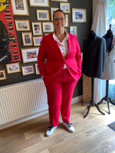 Trouwpak-vrouw-grote-maat