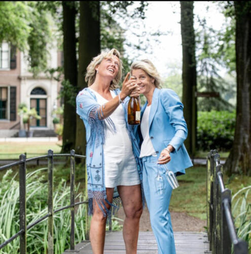 Trouwpak-vrouw-op-maat-gemaakt (1)