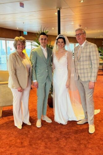 Vader-en-moeder-van-de-bruidegom-kleding-op-maat-