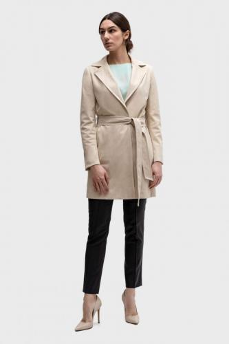 Vrouwelijke-trenchcoat-regenbestendig-met-ceintuur