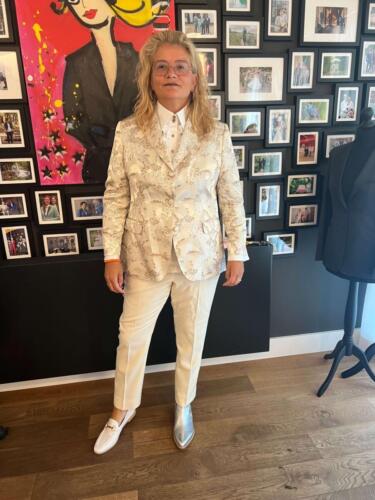 Wit-broekpak-bruid-op-maat