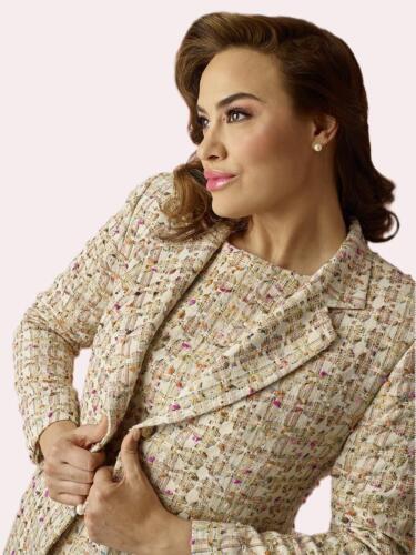 Zakelijk-en-feestelijk-mantelpak-moeder-van-de-bruid