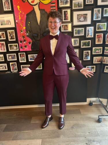 Zakelijk-pak-vrouw-promoveren-2