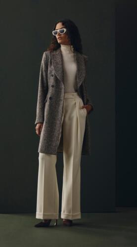 Zakelijk-vrouwelijke-mantel-op-maat-gemaakt