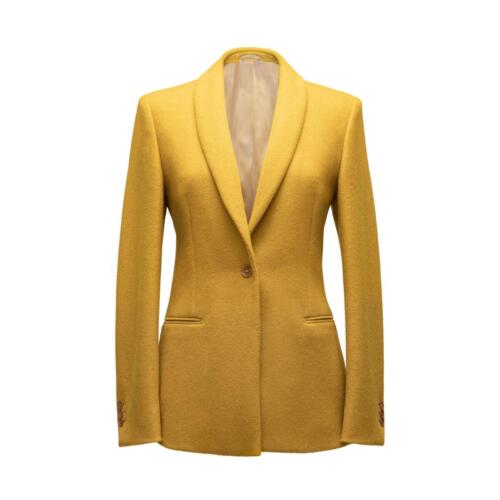 Zakelijke-blazer-vrouw-in-geel