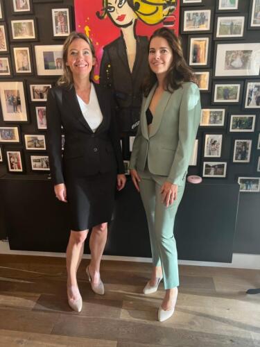 Zakelijke-kleding-voor-vrouwen