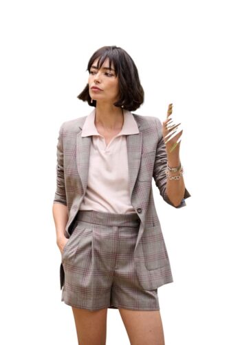 Zomers-dames-pak-op-maat-met-korte-broek-en-blazer