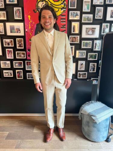 Zomers-trouwpak-linnen-met-gilet