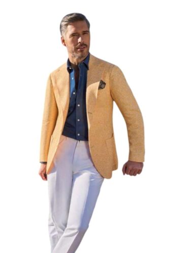 Zomerse-blazer-op-maat-in-warme-geel-zand-tint