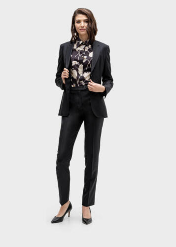 dames-maatpak-zwart-met-maatblouse