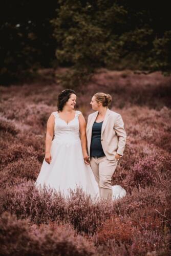 dames-trouwpak-op-maat-gemaakt-beige