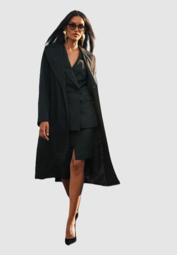 mantelpak-met-rok-en-lang-colbert-gemaakt-van-HS-stof- 