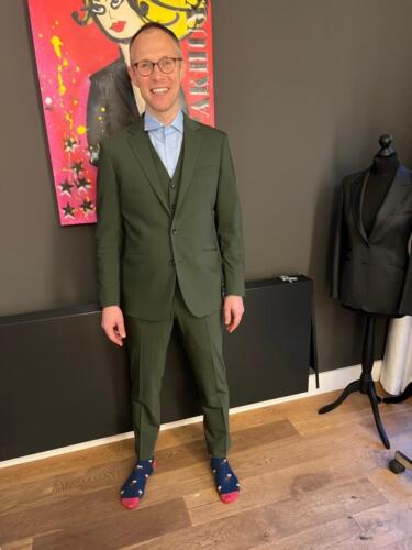 trouwpak-olijf-groen-op-maat-gemaakt