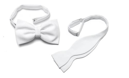 witte strik en zelfstrikker gemaakt van pique katoen